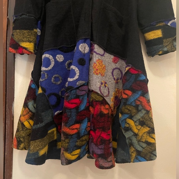 NEVER BEEN WORN. With Tag. Size 4 (XXL) Sarah Santos Wool Coat. - Picture 6 of 8